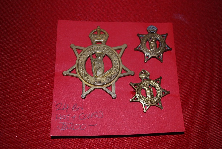 AUSTRALIAN 24 (KOOYONG REGIMENT) HAT AND COLLAR BADGES-SOLD