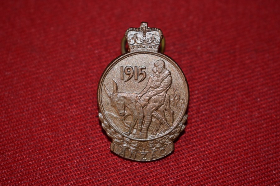 AUSTRALIAN ARMY BADGE.  GALLIPOLI MEDALLION LAPEL BADGE-SOLD