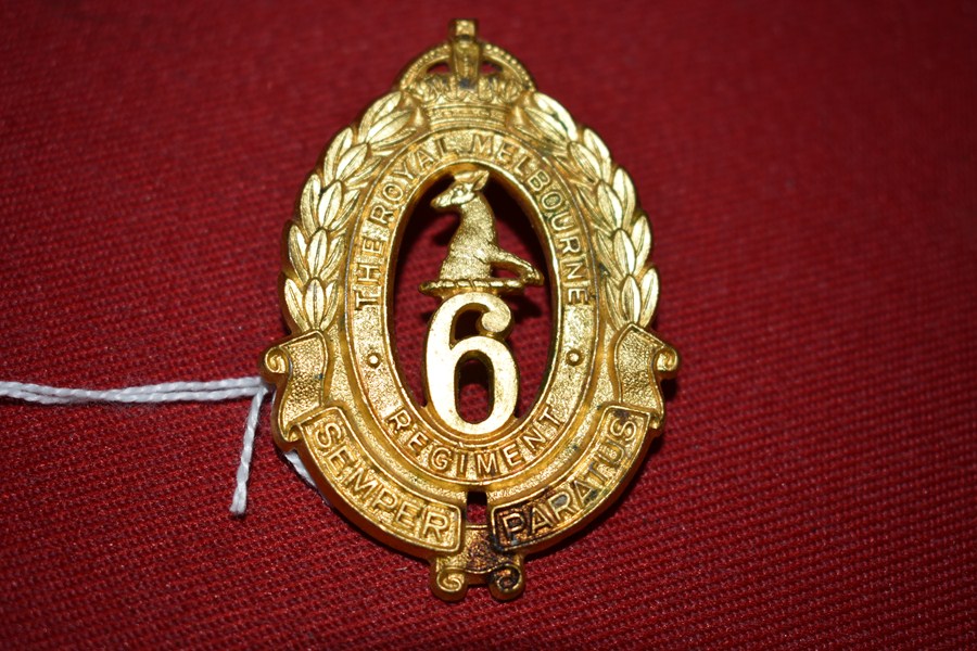 AUSTRALIAN ARMY HAT BADGE. 6BN THE ROYAL MELBOURNE REGIMENT. 30-42-SOLD