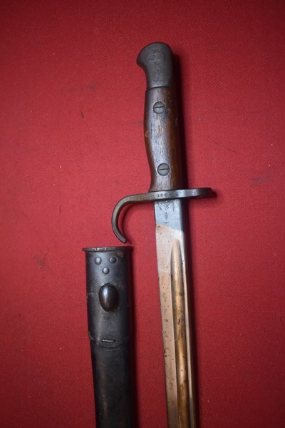 WW1 AUSTRALIAN-VICTORIA (3MD) ISSUED 1907 PATTERN 'HOOKED QUILLON' BAYONET BY ENFIELD