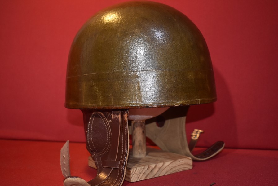 1950,s BRITISH MOTORCYCLE DESPATCH RIDERS HELMET.