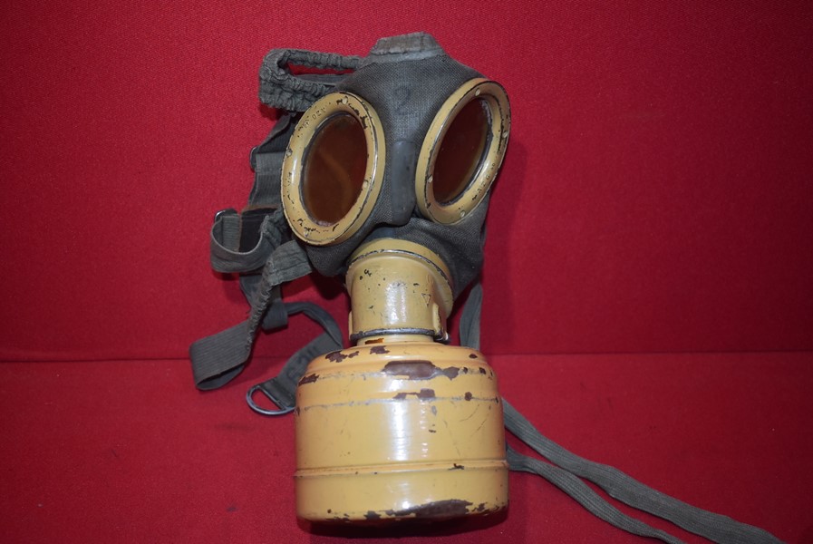 WW2 GERMAN AFRIKA KORPS GAS MASK-SOLD..