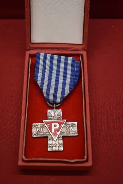 CASED POLISH AUSCHWITZ CROSS-SOLD