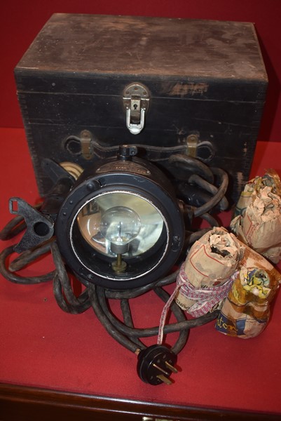 WW2 RAAF ALDIS LAMP IN BOX OF ISSUE WITH SPARE GLOBES-SOLD