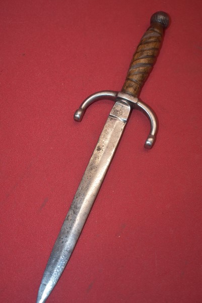 17TH CENTURY LEFT HAND DAGGER-SOLD