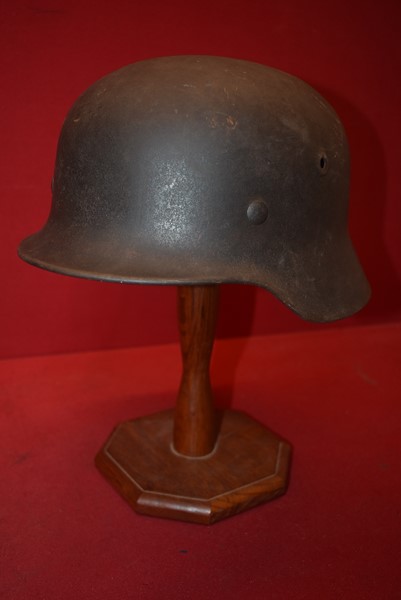 ORIGINAL WW2 GERMAN M40 NO DECAL HELMET-SOLD