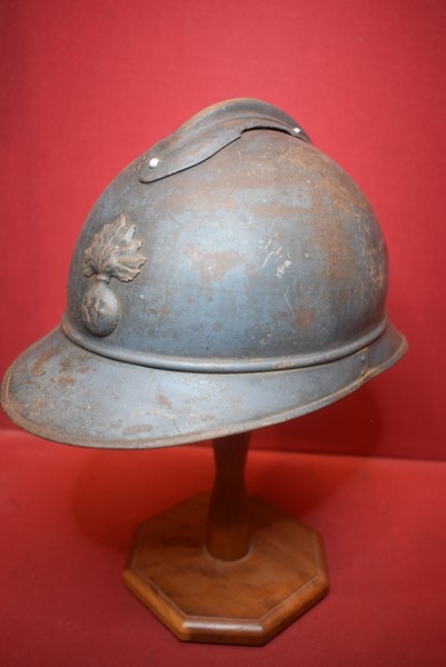 WW1 FRENCH ARMY ADRIAN M15 COMBAT HELMET-SOLD