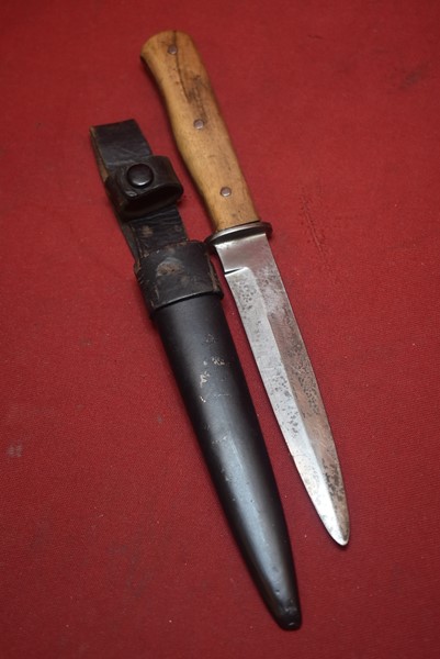 WW2 GERMAN SOLDIERS FIGHTING KNIFE-SOLD