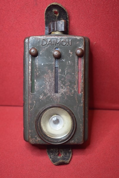 WW2 GERMAN SOLDIERS DAIMON FLASHLIGHT-SOLD