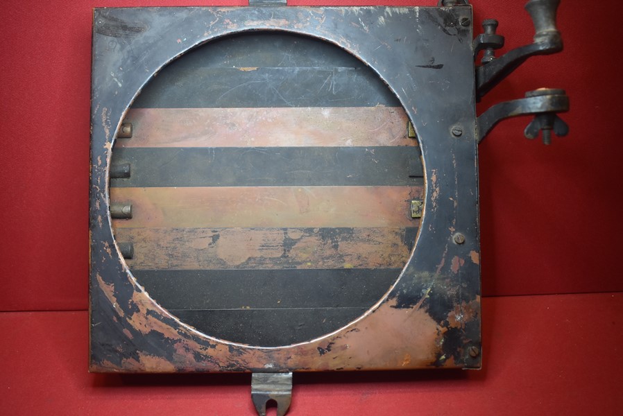 WW1/2 PERIOD NAVY MORSE CODE SIGNALLING SHUTTER