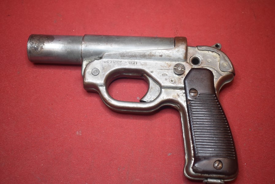 DE-ACTIVATED WW2 GERMAN FLARE PISTOL (LEUCHTPISTOLE 42)-SOLD