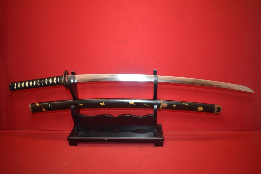 EARLY JAPANESE KATANA. KOTO PERIOD-UNSIGNED-SOLD