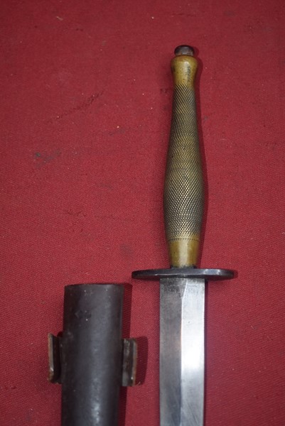 WW2 BRITISH FAIRBAIRN SYKES 2ND PATTERN FIGHTING KNIFE WITH PROVENANCE TO GLIDER REGT