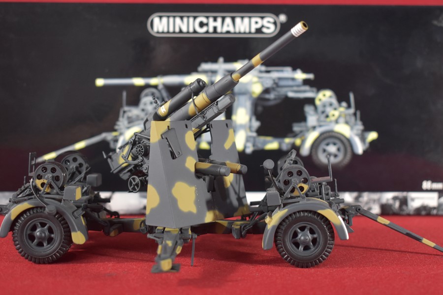 MINICHAMPS 1:35 DIE CAST WWII GERMAN 88MM FLAK GUN-SOLD