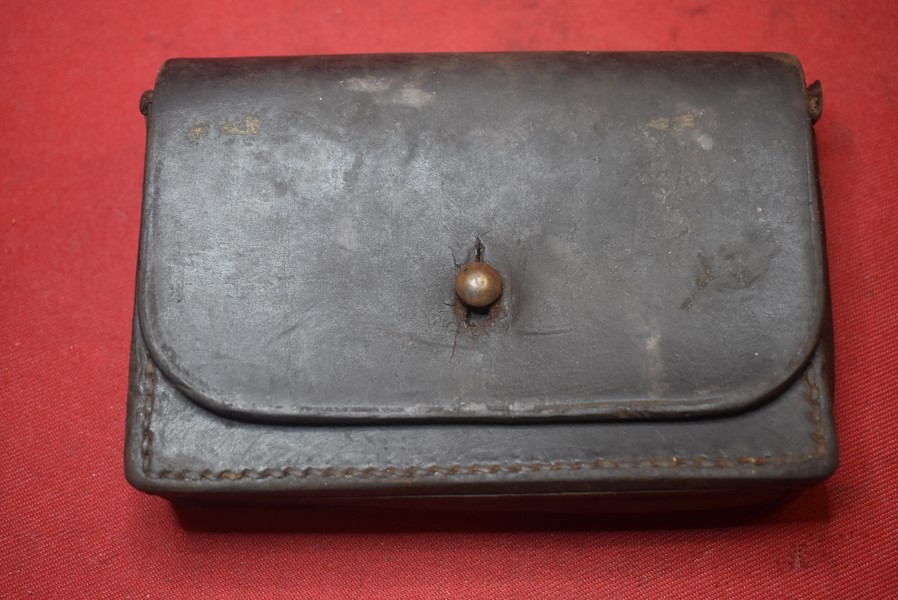 AUSTRALIAN ISSUED LEATHER AMMO POUCH DATED 1911 CMF WA