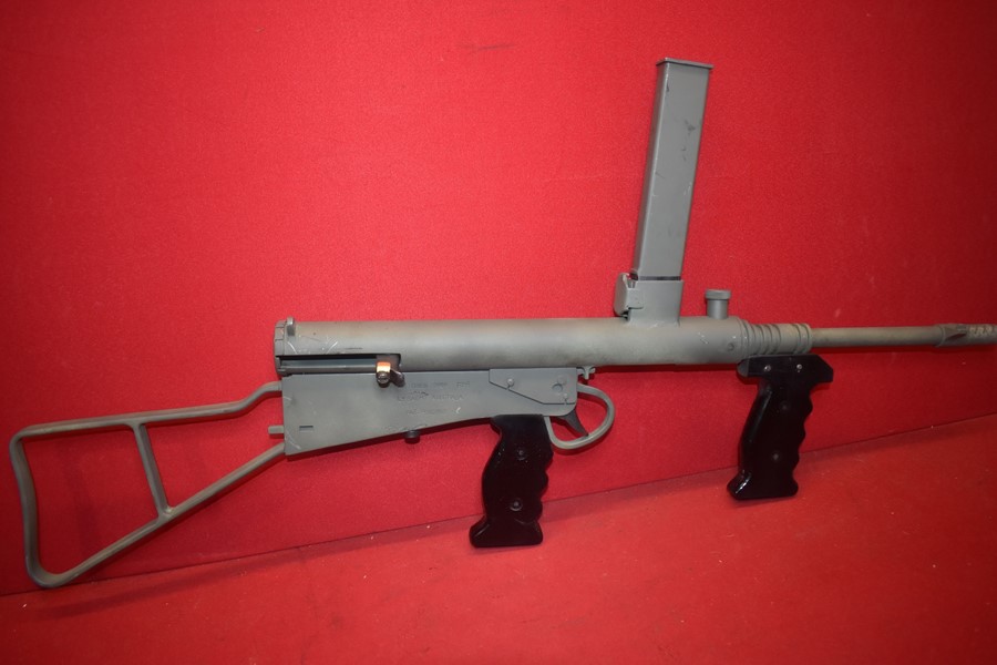 REPLICA AUSTRALIAN OWEN GUN MK1 IN GREEN CAMO PAINT-ON HOLD