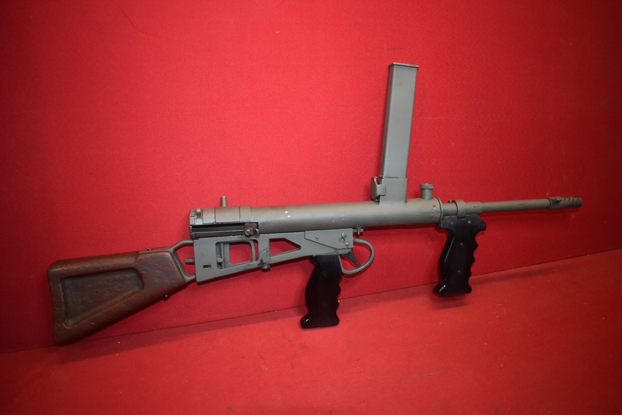 REPLICA AUSTRALIAN OWEN GUN MK1/2 IN GREEN CAMO PAINT