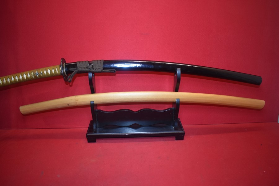 ANTIQUE JAPANESE KATANA LONG SWORD (TACHI) SIGNED KANEYOSHI WITH SHIRASAYA