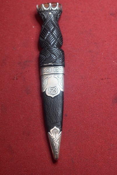 VICTORIAN PERIOD HALLMARKED SILVER SCOTTISH SGIAN DUBH-SOLD