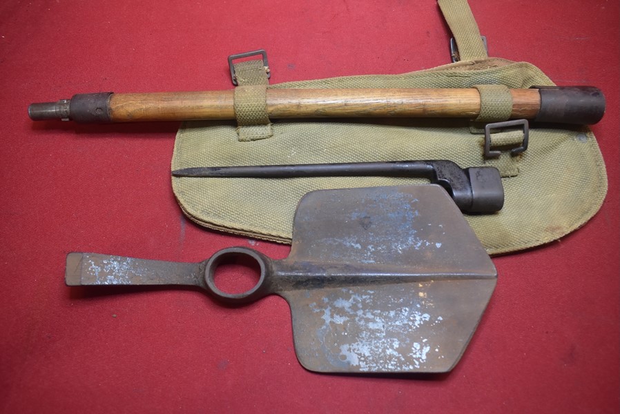 WW2 BRITISH/AUSTRALIAN ENTRENCHING TOOL, COVER AND BAYONET